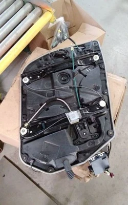 Passenger Front Window Regulator 205 Type Fits 15-21 MERCEDES C-CLASS 3010678 - Image 1 of 2