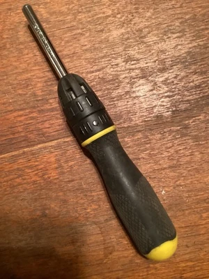 stanley 68-010 ratcheting screw driver comes 6 different inserts Philips Flat Sq - Image 1 of 2