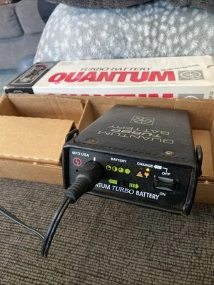 Bateria Quantum Turbo com Carregador - Não faço ideia se boa comprada em venda imobiliária - Imagem 1 de 3
