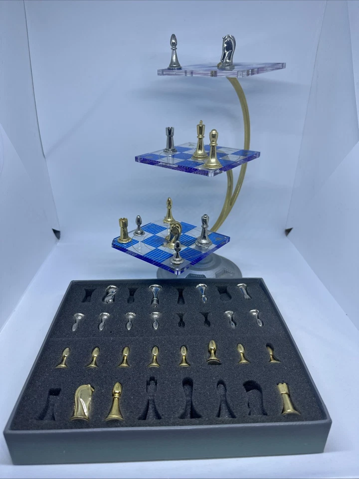 Star Trek 3 Dimensional Chess Set By Franklin Mint 1994 Gold/Silver Plate Pieces - Image 1 of 4