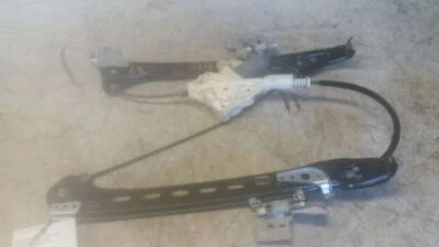 2007 -11 Mercedes-Benz CLS550 - LH задний стеклянный регулятор - 2197300946 - R125836 - Изображение 1 из 4