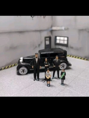 1/64  Addams Family  - Image 1 of 2