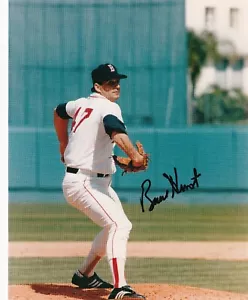 BRUCE HURST BOSTON RED SOX ACTION SIGNED 8x10 - Picture 1 of 1