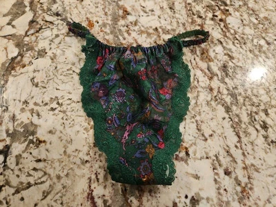 True Vintage Gold Label Victoria's Secret 聚酯刺绣 T 背丁字裤 O/S — 第 1/3 张图片