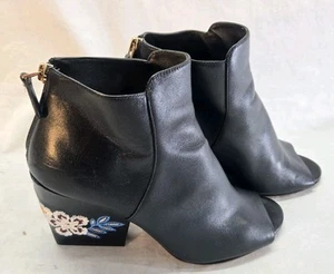 *Tory Burch Women's 8.5 Black Leather Embroidered Floral 55MM Open Toe Bootie - Picture 1 of 7