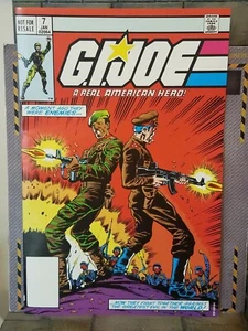 GI JOE ~ 2005 COMIC ~ OKTOBER GUARD mit STALKER, STORMAVIK & HORRORSHOW - Bild 1 von 2