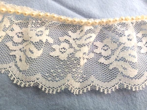 Sewing Lace Beaded Pearls 6 1/2 Yards Continuous 2" White Floral Scalloped - Picture 1 of 6