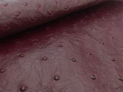 Piel de cuero de avestruz, color baya negra CF Foto 1 de 4