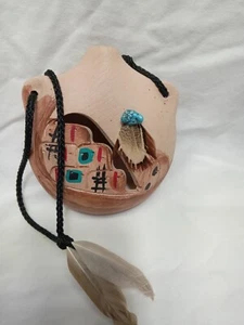 Little Vintage PUEBLO Canteen Southeastern Wall Art Signed And Hand Painted - Picture 1 of 7