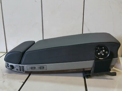 BMW 745i E65/E66 2004 *trasero* consola central reposabrazos con controles de asiento Foto 1 de 3