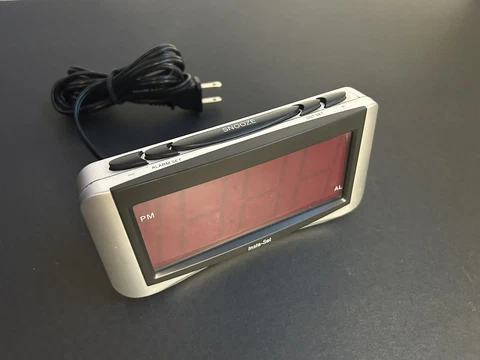 Insta-Set Alarm Clock Time Zones Battery Backup Large Red  Numbers Cover