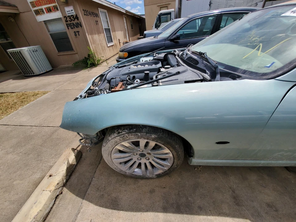 Guardabarros delantero izquierdo Jaguar XK8 1997 1998 1999 2000 01 02 2003 2004 2005 2006 MDV Foto 1 de 2