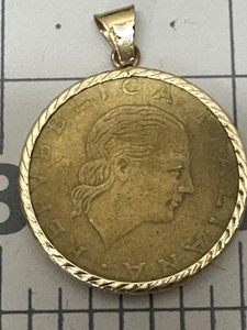 VINTAGE ITALIAN 200 LIRE COIN IN 14 K Gold BEZEL - Picture 1 of 5