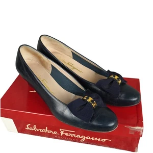 Salvatore Ferragamo Blue Patent Leather Vara Bow Heels Sz 9.5 A2 Made In Italy - Picture 1 of 22