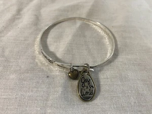 Pulsera Brighton Charm Ojo Gancho Plata Oro Metal Corazón Alegría al Mundo 2.5" - Imagen 1 de 5