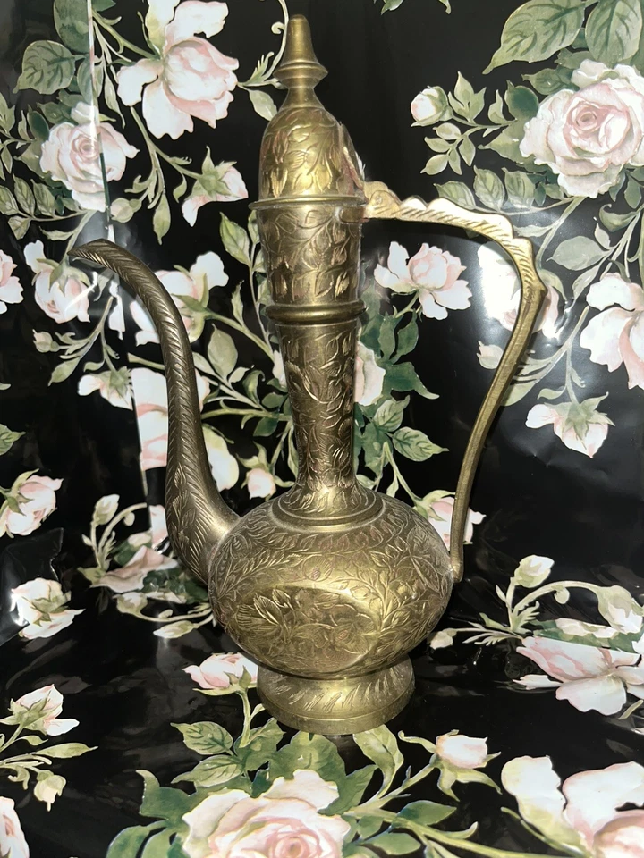 Olla de colección Surahi Aftba de latón decorativa indio mogol coleccionable Foto 1 de 1