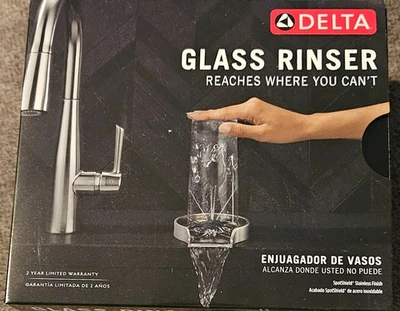Enjuagador de vidrio Delta Faucet Company GR150-SP de acero inoxidable para fregaderos de cocina y barra húmeda Foto 1 de 4