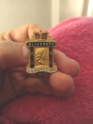 Queen Elizabeth 1953 Coronation Broach. - Image 1 of 4