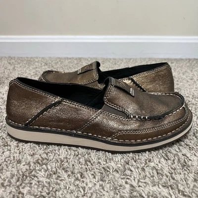 Mocasines sin cordones Ariat Cruisers de cuero bronce metálico para mujer talla 8B” Foto 1 de 4