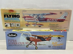 Guillow’s Cessna 150 Flugzeug Bausatz | Guillow’s Piper Super Cub 95 Flugzeug Bausatz - Bild 1 von 5
