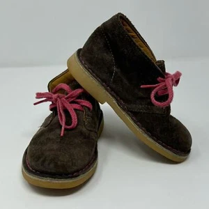 Clarks Originals Chukka Boot Distressed Suede Leather Kids 8W, preppy, classic - Bild 1 von 11