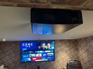 JVC DLA projector - can be seen working - Picture 1 of 6