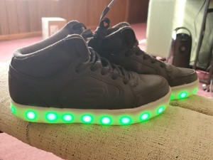 led trainers nike