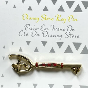 Spilla chiave Disney Store tono oro cuori rossi parco souvenir da collezione nuova su cartoncino - Foto 1 di 7