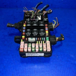 2003 FORD EXPEDITION RELAYS FUSE BOX p/n 3L7T-14A067-AB - Picture 1 of 5