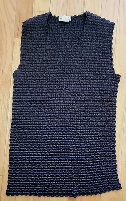 Camiseta sin mangas Nicola Crinkle Popcorn MED negra elástica de colección Goth Whimsygoth Y2K  Foto 1 de 4