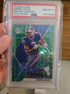2020 Panini Mosaic - Rookies Gabriel Davis #239 Green Mosaic Prizm (RC) Auto!! - Picture 1 of 3