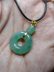 Natural Burma icy Green jadeite jade 18K(au750) Yellow gold donut pendant - Picture 1 of 7