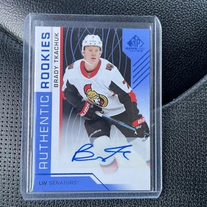 2018-19 Oberdeck SP Spiel gebraucht Hockey Brady Tkachuk authentische Rookies Auto Neuwertig - Bild 1 von 2