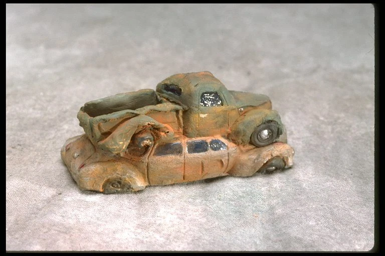 SMC-705 2 High Junkyard Scene HO, HOn30 escala inacabada - Imagem 1 de 1