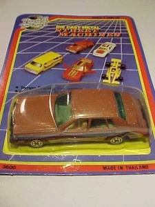 Cadillac Seville Yat Ming #1026 1980 diecast 1/64 vintage de 3 pulgadas como nuevo en tarjeta - Imagen 1 de 5
