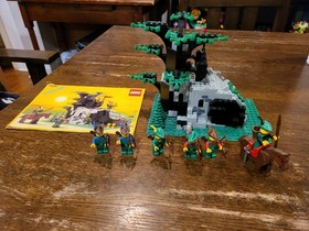 LEGO Forestmen 6066 Camouflaged Outpost Complete with Instructions