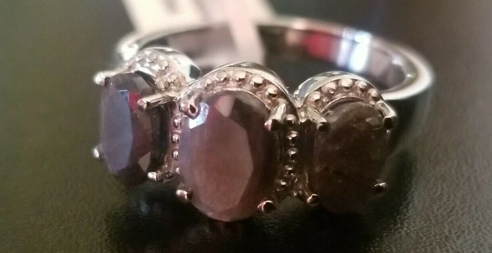 3.70 ctw Natural Silver Sapphire Oval 3-Stone Ring 316 L Stainless Steel Size 8 Foto 1 de 4