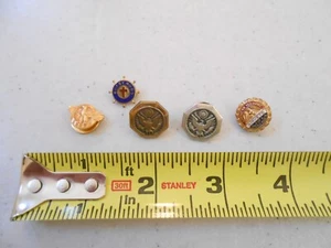 RARE SET / LOT 5 LAPEL PINS WW2 ARMY VETS 10 / 20 YEAR GOVERMENT MILITARY CHURCH - Picture 1 of 5