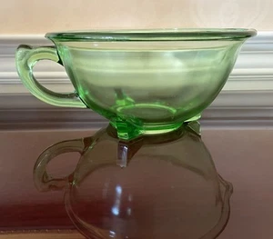 Vintage Hazel Atlas-  Uranium Depression Glass Batter/Mixing Bowl with Handle - Picture 1 of 8
