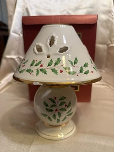 Lenox Holiday Teelicht Lampe Porzellan Stechpalmenmuster mit Box lesen - Bild 1 von 7