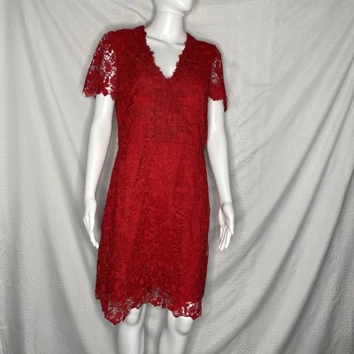 Vestido de renda vermelho White House Black Market 10 festa casamento convidado decote V - Imagem 1 de 4