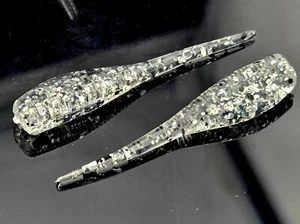 (24) 2" CAZADOR DE LOSAS "SHINER" LARVAS CEBO PLANTILLAS MIERDA PANFISH AGUIJÓN - Imagen 1 de 4