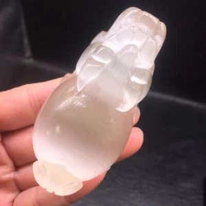 Natürlicher Gips Selenit Kristall Quarz geschnitzt Pi Xiu Heilung Dekorieren Reiki 1 Stck. - Bild 1 von 24
