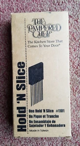 Pampered Chef Hold 'N Slice kitchen aid BOXED UNUSED - Picture 1 of 4