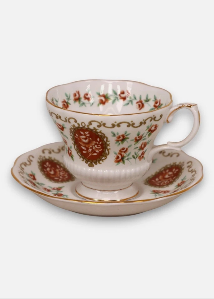 Royal Albert камео серии реликвия чайная чашка и блюдце комплект Англии винтажный 1960-х - Изображение 1 из 1