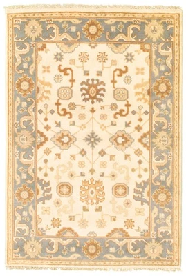 Alfombra tradicional de lana oriental de 3'10" x 5'11" anudada a mano Foto 1 de 4