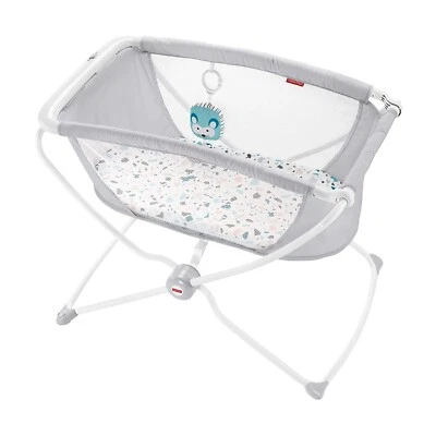 Cuna Fisher-Price Rock with Me, Ocean Sands gris motorizada Foto 1 de 4