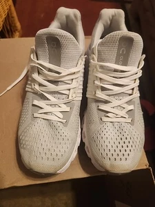 On Cloud Running Shoes Women’s 7.5 - Picture 1 of 6