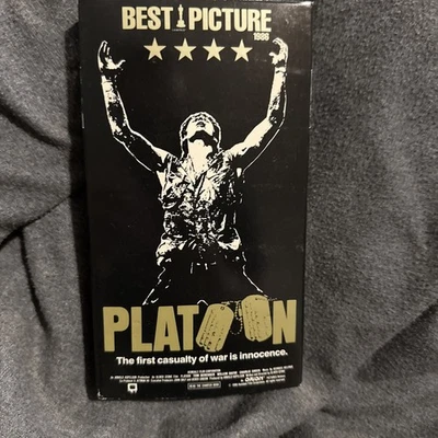 Platoon (VHS 1986) Charlie Sheen Willem Dafoe Tom Berenger (Classic War Movie) - Image 1 of 2