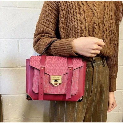 Cartera Michael Kors 35F1GNCS6V Manhattan mediana de cuero y logotipo en Berry Multi Foto 1 de 4